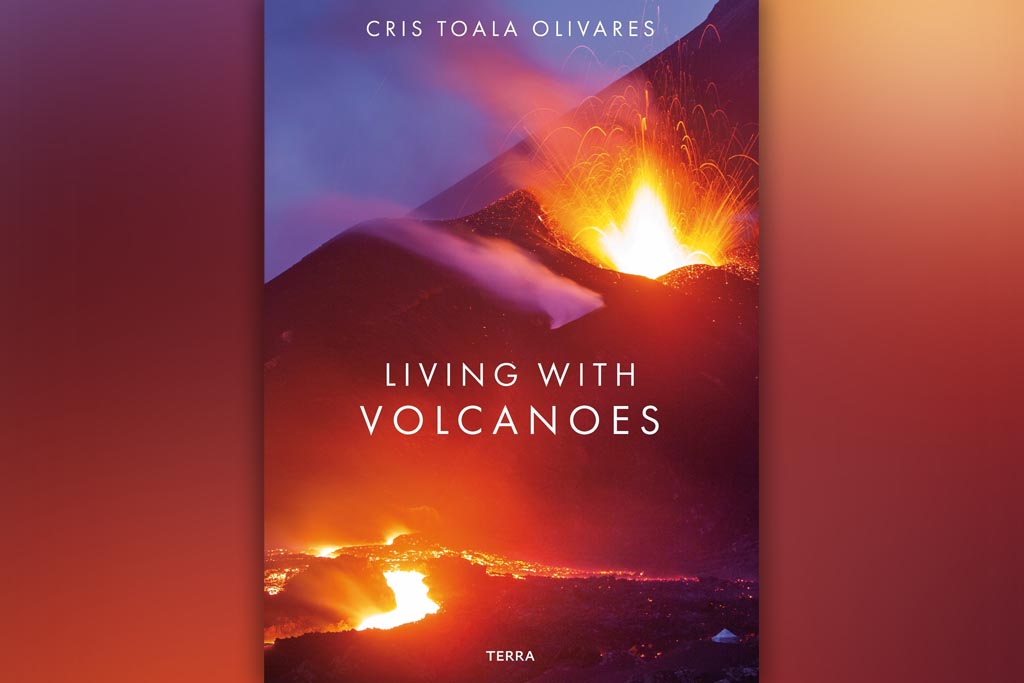 Living with volcanoes door Cris Toala Olivares.