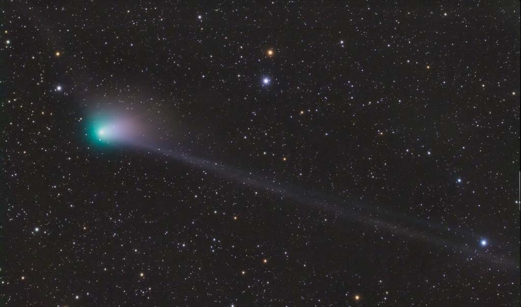 De komeet gefotografeerd op 17-01-2023 met een William Optics GT71 telescoop, ASI294MC Pro camera vanaf een iOptron CEM25p montering. Opname Details: 50 x 120sec belicht.