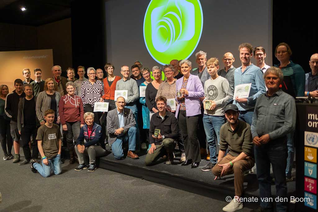 Alle aanwezige prijswinnaars van de Groene Camera 2023 bij elkaar.